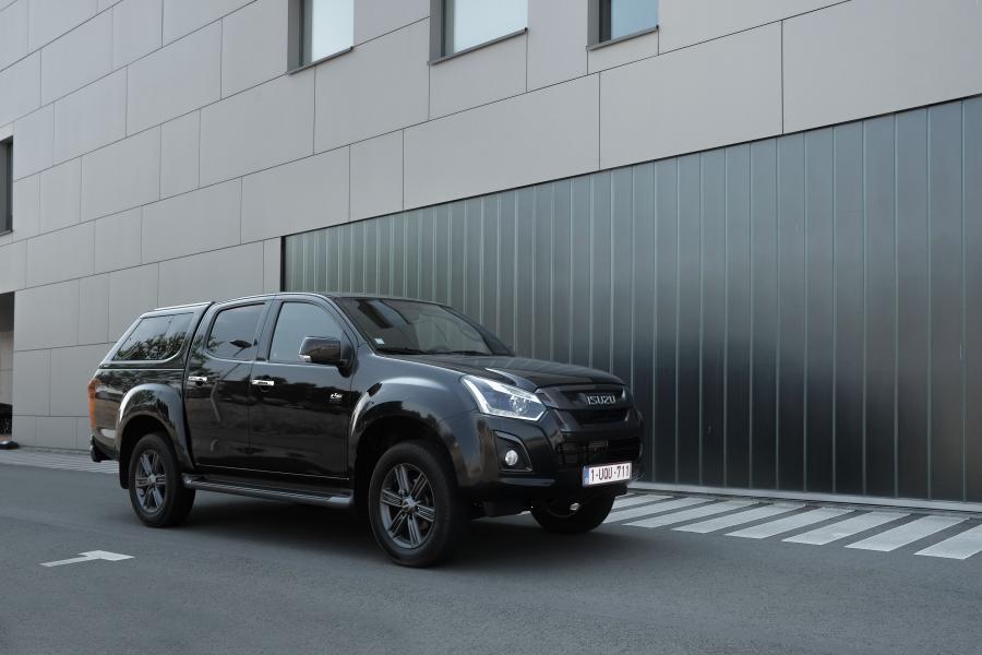  Isuzu D-Max LXS Life Double Cab 2017 года  (EU) (фото 10 из 20)
